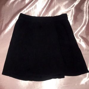 Forever 21 Black Skirt. Size Medium